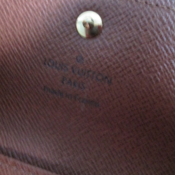 LOUIS VUITTON  Monogram 4 Key Multiples Holder - Picture 6 of 14